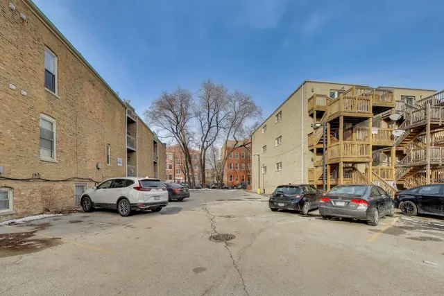 $2,400 | 1423 West Cortez Street, Unit 2, Chicago, IL 60642