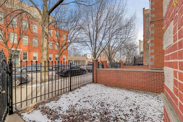 $2,400 | 1423 West Cortez Street, Unit 2, Chicago, IL 60642