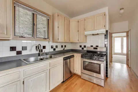 $2,400 | 1423 West Cortez Street, Unit 2, Chicago, IL 60642