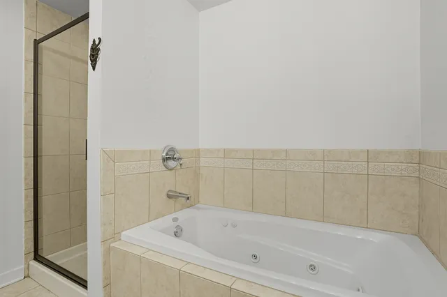 $415,000 | 3550 West Montrose Avenue, Unit 107, Chicago, IL 60618