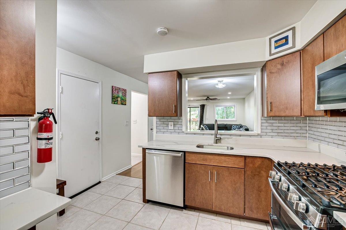 11 Tulip Court Edison, NJ 08820 - Photo 15 of 47
