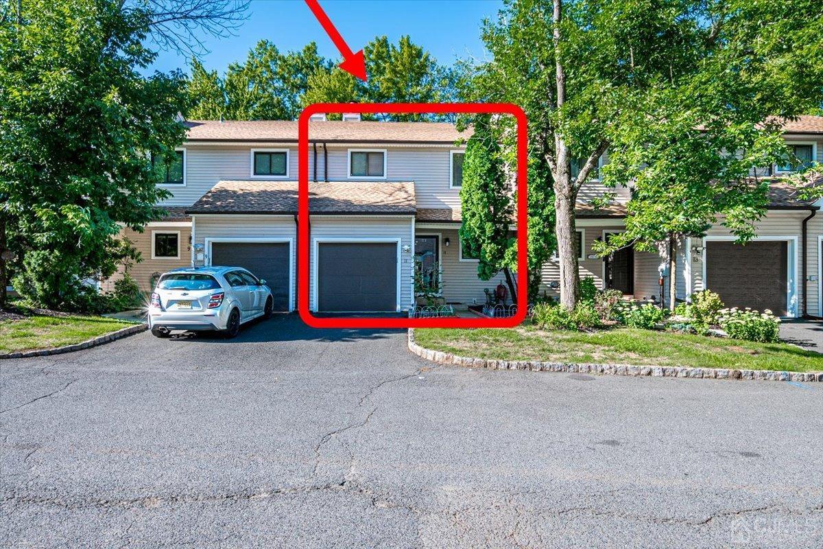 11 Tulip Court Edison, NJ 08820 - Photo 2 of 47