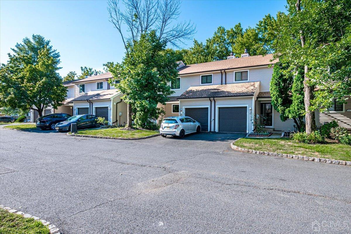 11 Tulip Court Edison, NJ 08820 - Photo 3 of 47