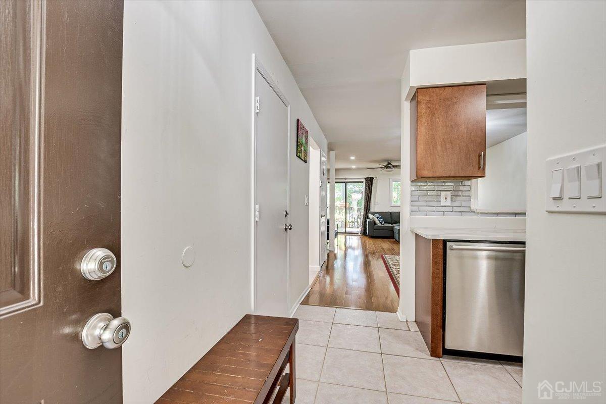 11 Tulip Court Edison, NJ 08820 - Photo 10 of 47