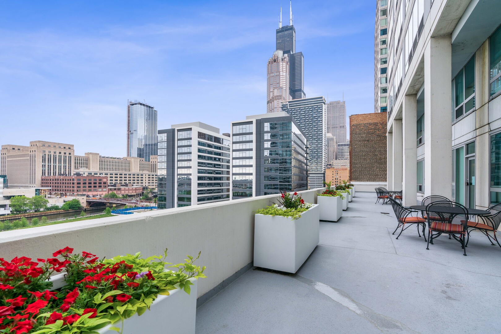 701 South Wells Street, Unit 2302 Chicago, IL 60607 - Photo 17 of 18