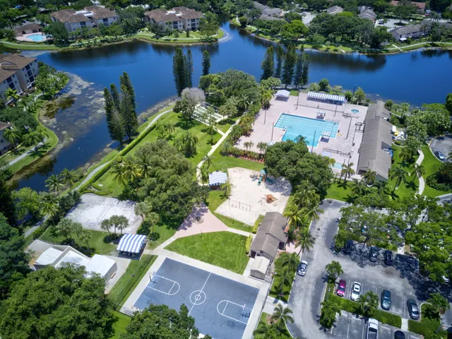 $329,000 | 4450 Northwest 30th Street, Unit 218, Coconut Creek, FL 33066