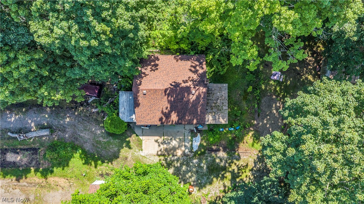 1664 Woods Road Akron, OH 44306 - Photo 3 of 17