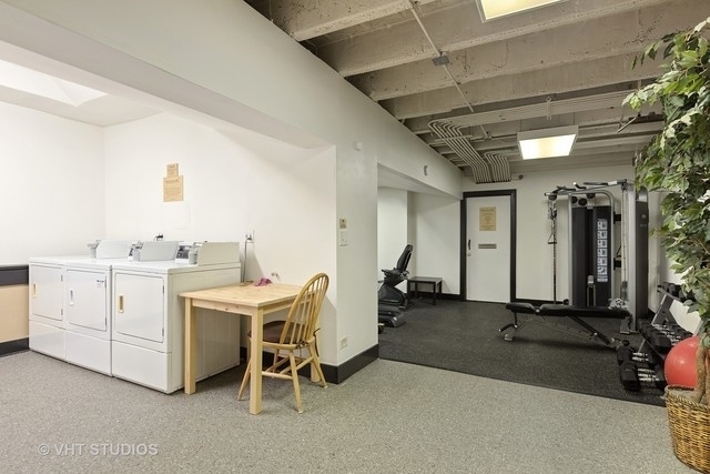 647 West Sheridan Road, Unit 1E Chicago, IL 60613 - Photo 15 of 17 a view of a storage & utility room