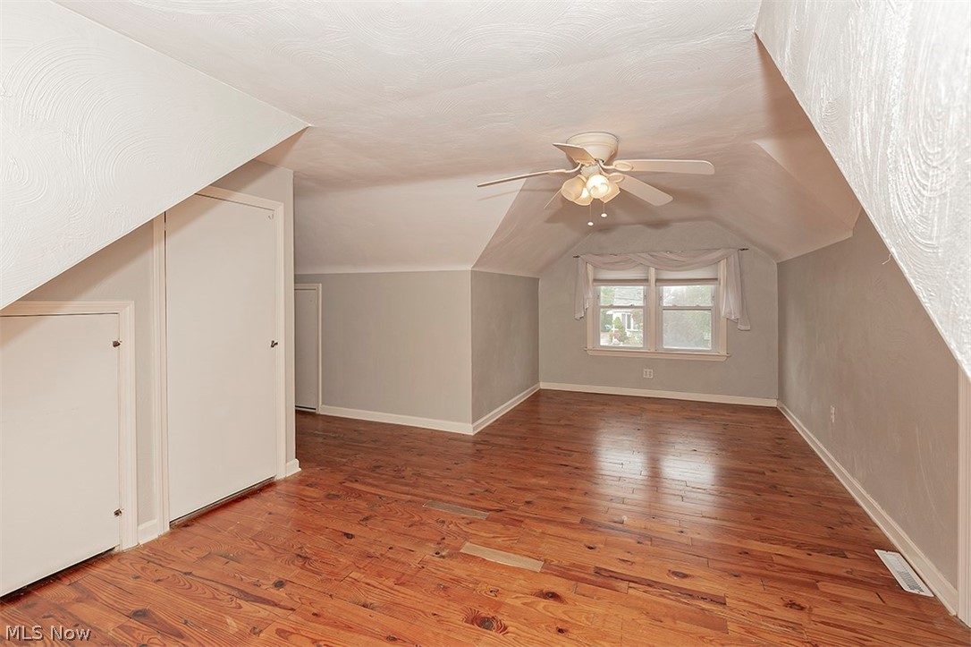 5523 Huron Road Lyndhurst, OH 44124 - Photo 21 of 34 2nd level Bedroom #3