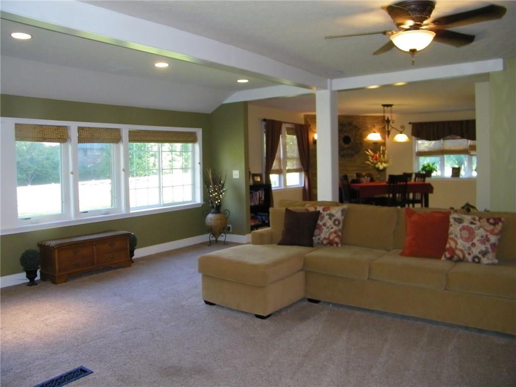 3095 Carr Hill Road Columbus, IN 47201 - Photo 3 of 24 Gallery Image 3