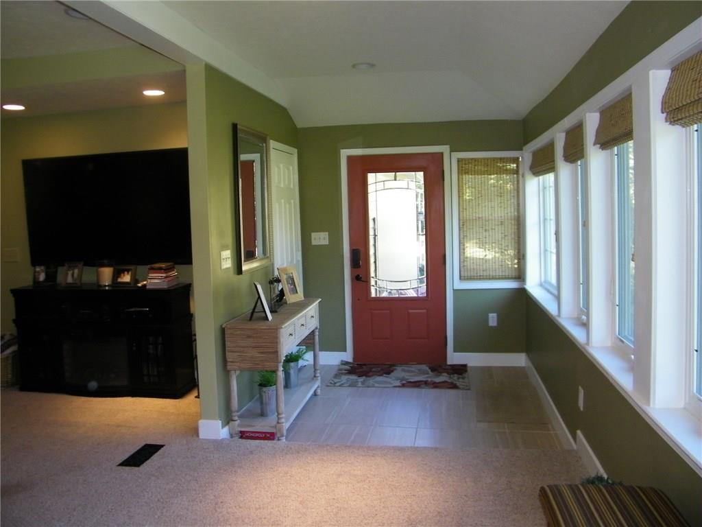 3095 Carr Hill Road Columbus, IN 47201 - Photo 5 of 24 Gallery Image 5