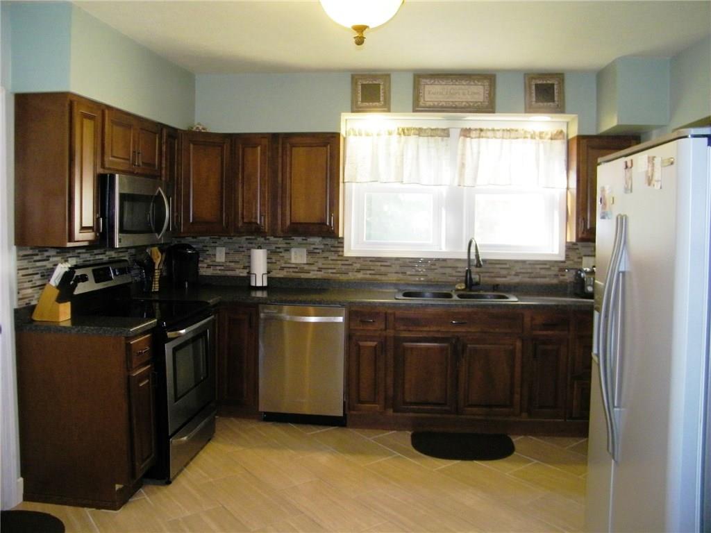 3095 Carr Hill Road Columbus, IN 47201 - Photo 6 of 24 Gallery Image 6