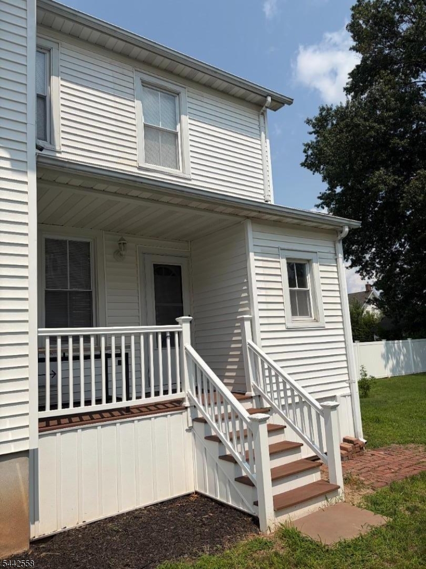 58 Thompson Street Raritan, NJ 08869 - Photo 3 of 18 Gallery Image 3