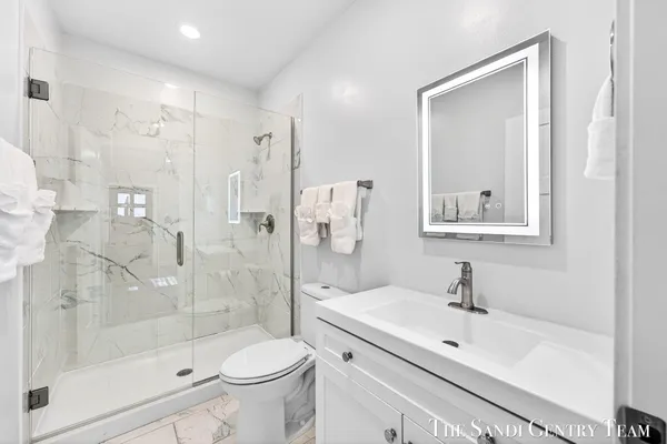 $749,900 | 209 Clinton Avenue, Grand Haven, MI 49417