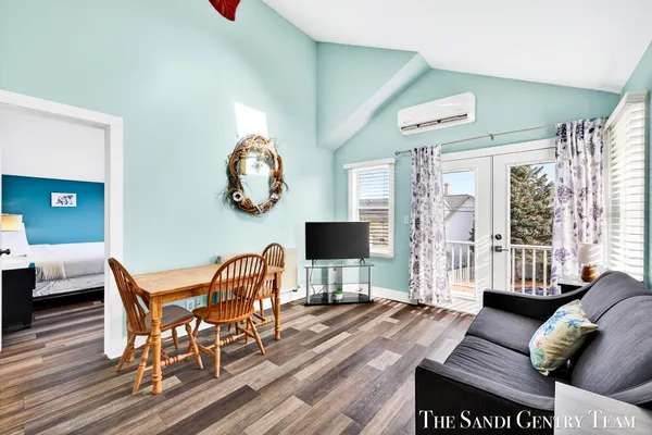 $749,900 | 209 Clinton Avenue, Grand Haven, MI 49417