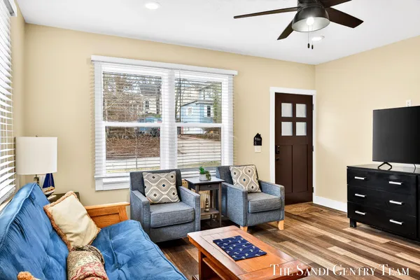 $749,900 | 209 Clinton Avenue, Grand Haven, MI 49417
