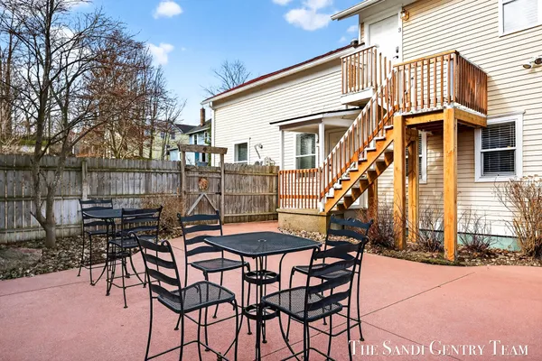 $749,900 | 209 Clinton Avenue, Grand Haven, MI 49417