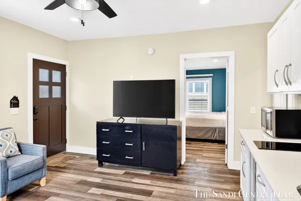 $749,900 | 209 Clinton Avenue, Grand Haven, MI 49417