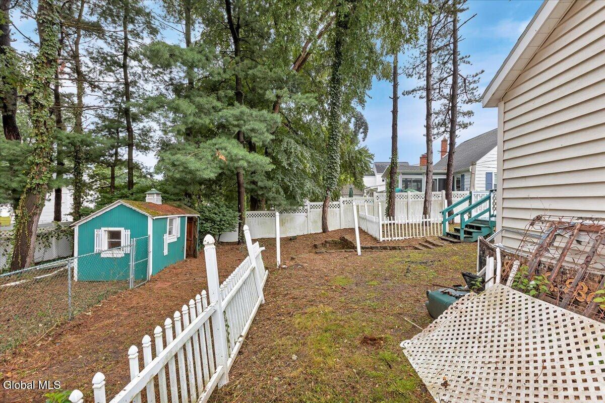 126 Osborne Road Colonie, NY 12205 - Photo 39 of 42 39-126 Osborne Rd-39