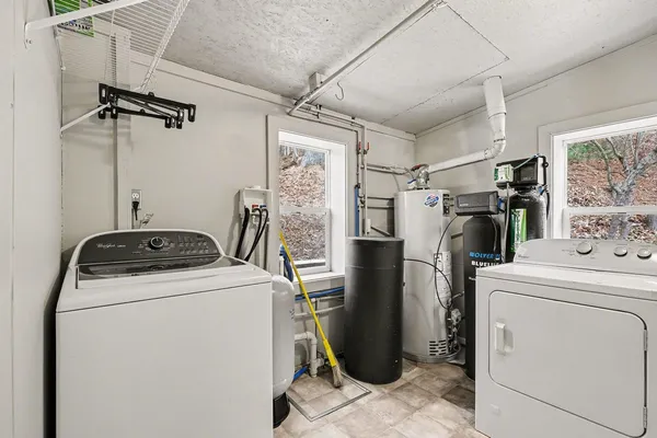 $250,000 | 10990 Summit Avenue Northeast, Rockford, MI 49341