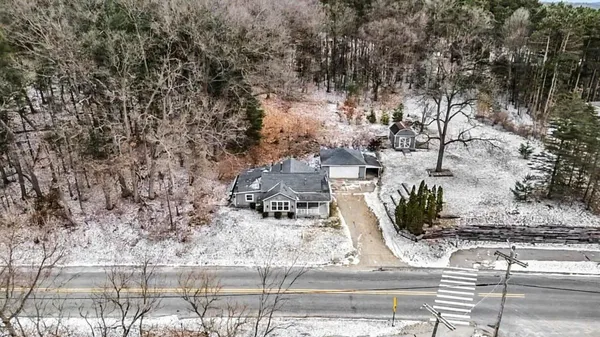 $250,000 | 10990 Summit Avenue Northeast, Rockford, MI 49341