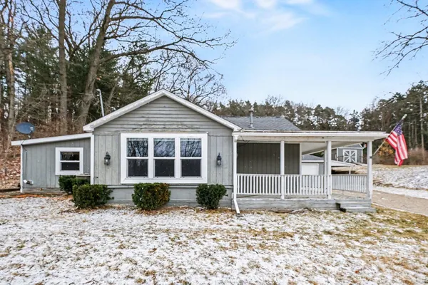 $250,000 | 10990 Summit Avenue Northeast, Rockford, MI 49341