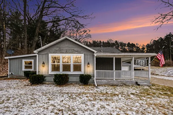 $250,000 | 10990 Summit Avenue Northeast, Rockford, MI 49341