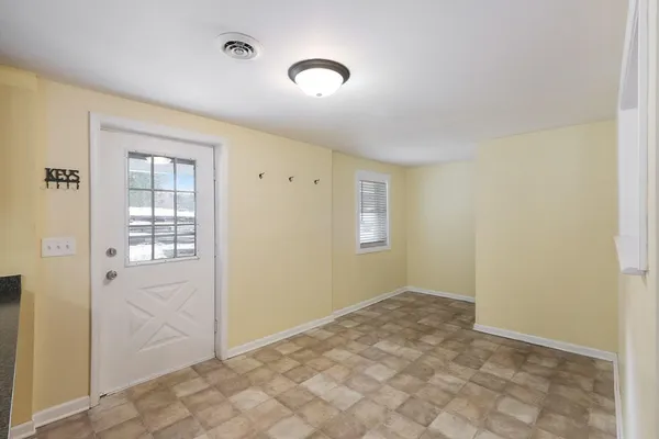 $250,000 | 10990 Summit Avenue Northeast, Rockford, MI 49341
