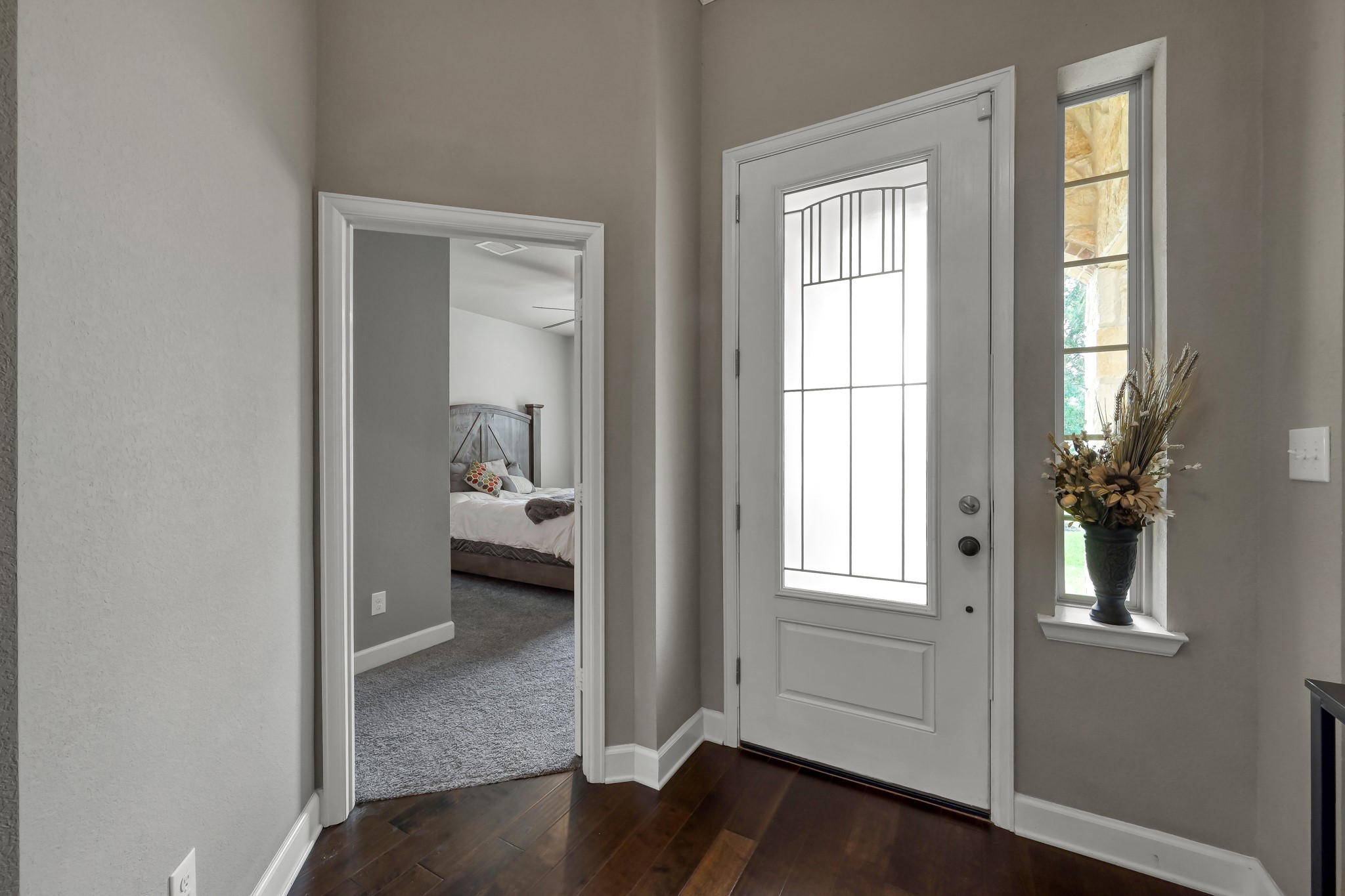 121 Dudley Road Montgomery, TX 77356 - Photo 24 of 36 Opposite side of the entry, secondary bedroom 2
