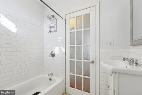 $1,750 | 102 Daly Street, Philadelphia, PA 19148