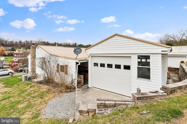 a view of a outdoor space