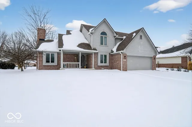 $325,000 | 902 St Andrews Drive, Avon, IN 46123