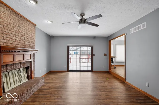 $325,000 | 902 St Andrews Drive, Avon, IN 46123