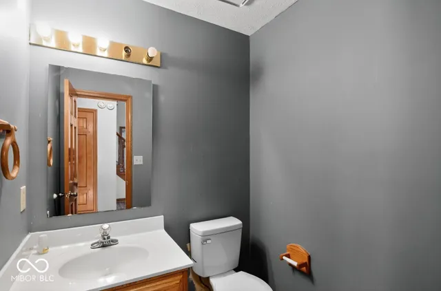 $325,000 | 902 St Andrews Drive, Avon, IN 46123