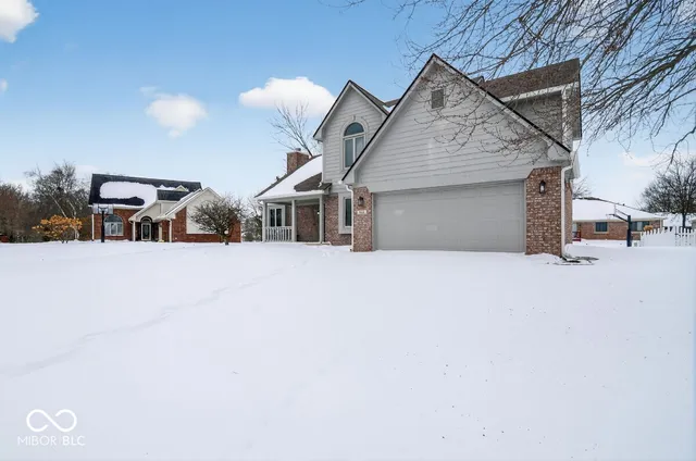 $325,000 | 902 St Andrews Drive, Avon, IN 46123
