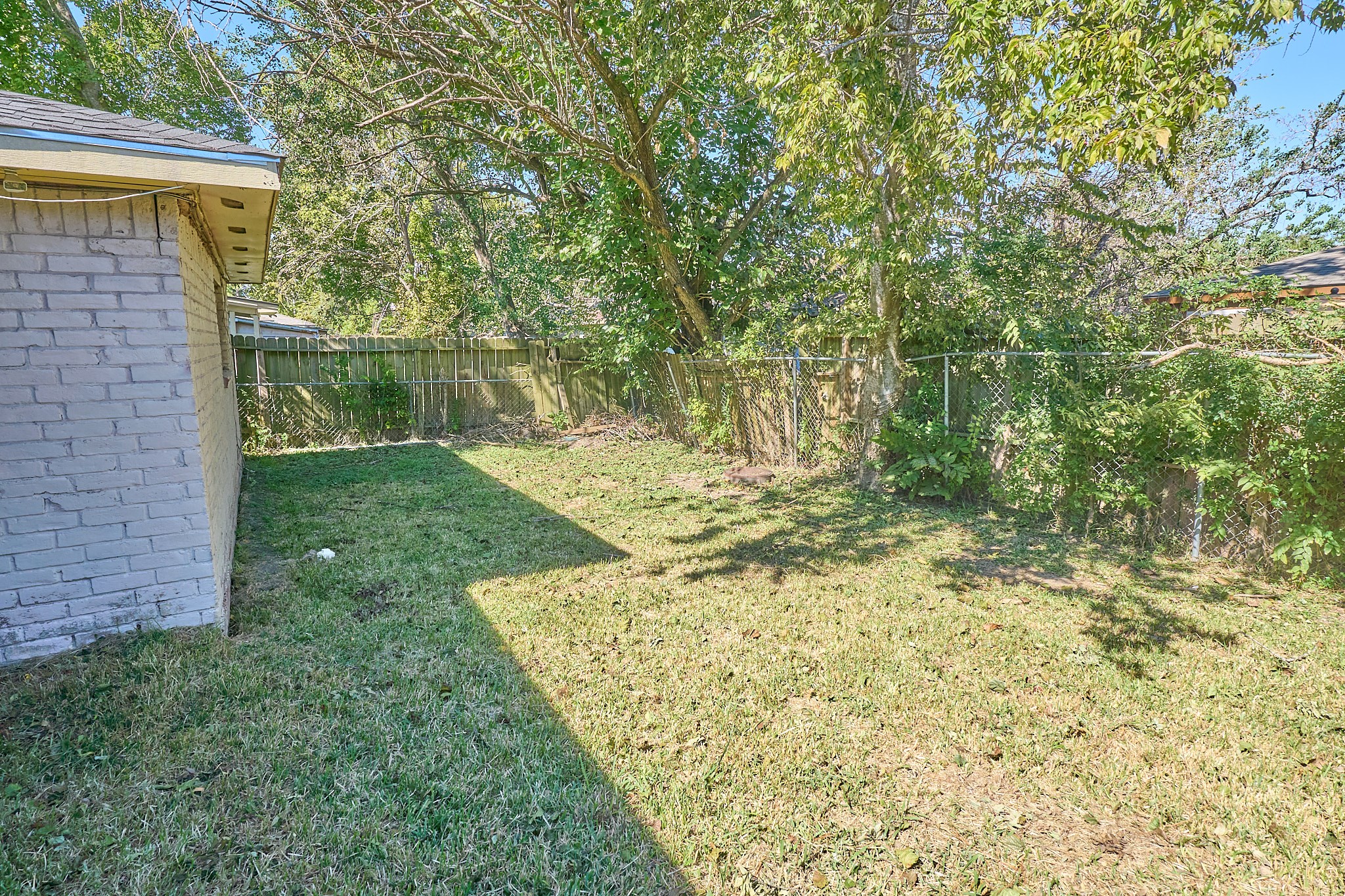 15829 Ridgeroe Lane Houston, TX 77053 - Photo 16 of 16 a view of yard with small space