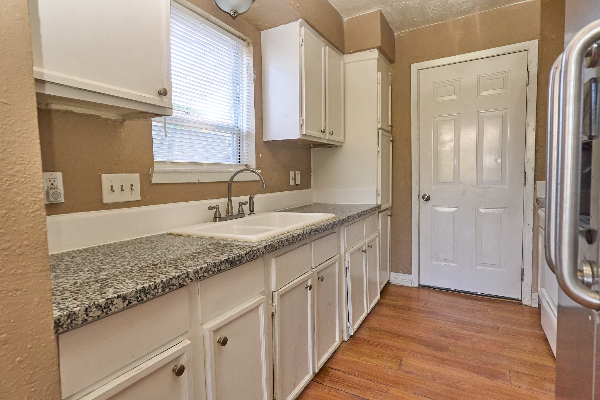 15829 Ridgeroe Lane Houston, TX 77053 - Photo 7 of 16 a bathroom with a sink and a mirror