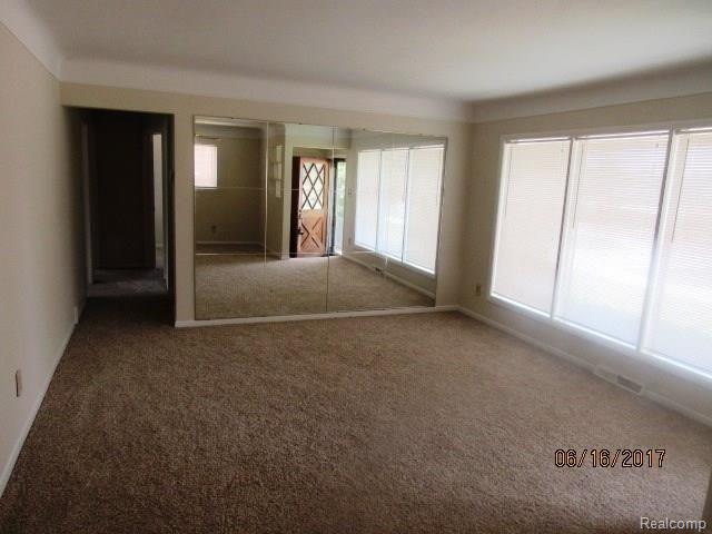 24854 Kelly Road Eastpointe, MI 48021 - Photo 9 of 17 IMG_1972.JPG