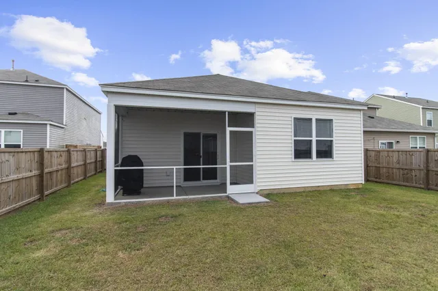 $350,000 | 320 Bear Paw Lane, Summerville, SC 29486