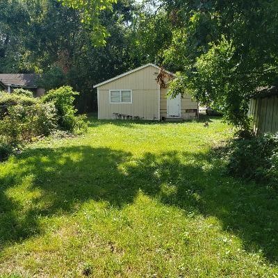 408 Robert Lee Road Houston, TX 77009 - Photo 12 of 13 a house view with a backyard space