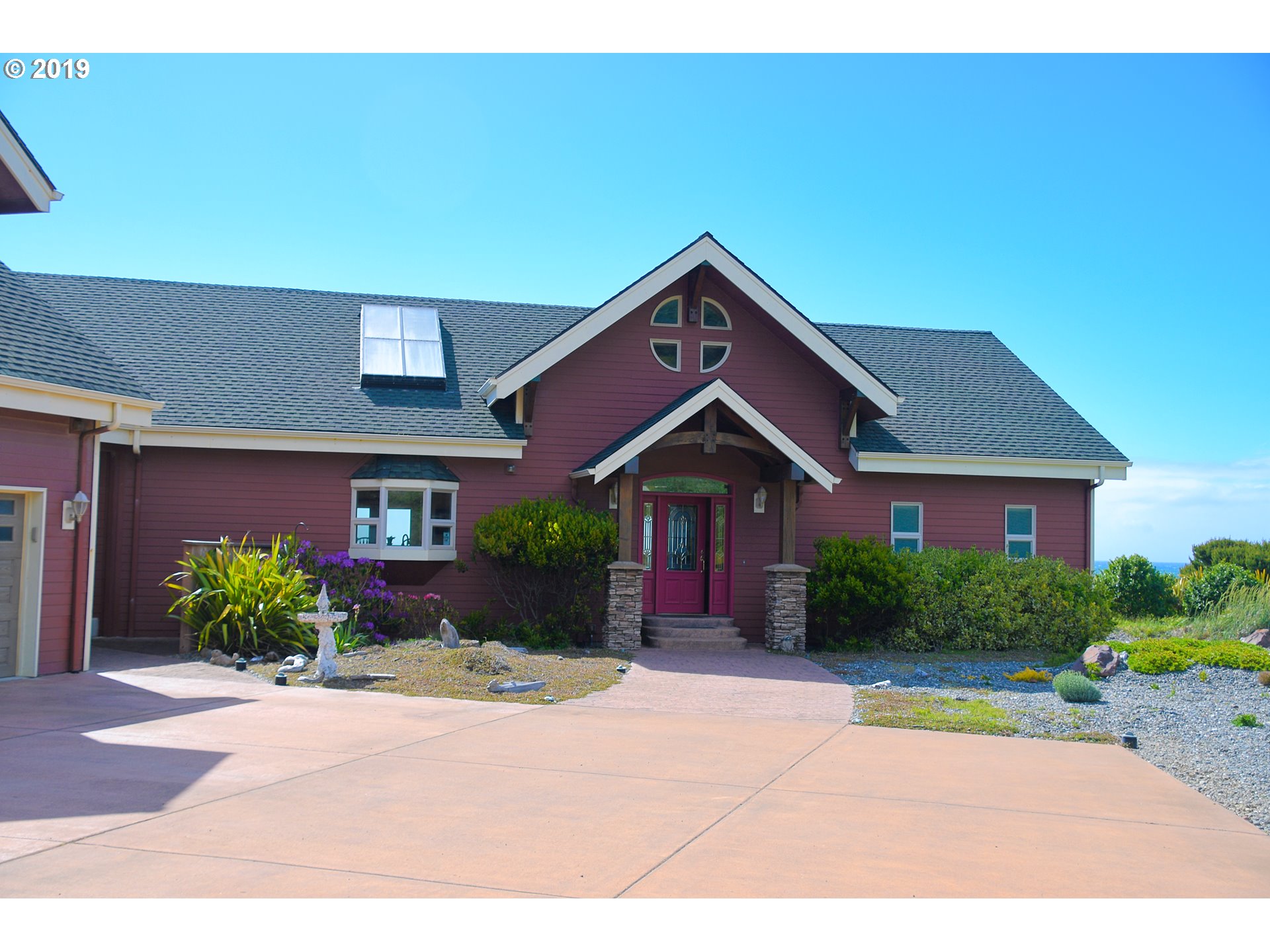 33160 Nesika Road Gold Beach, OR 97444 - Photo 2 of 31