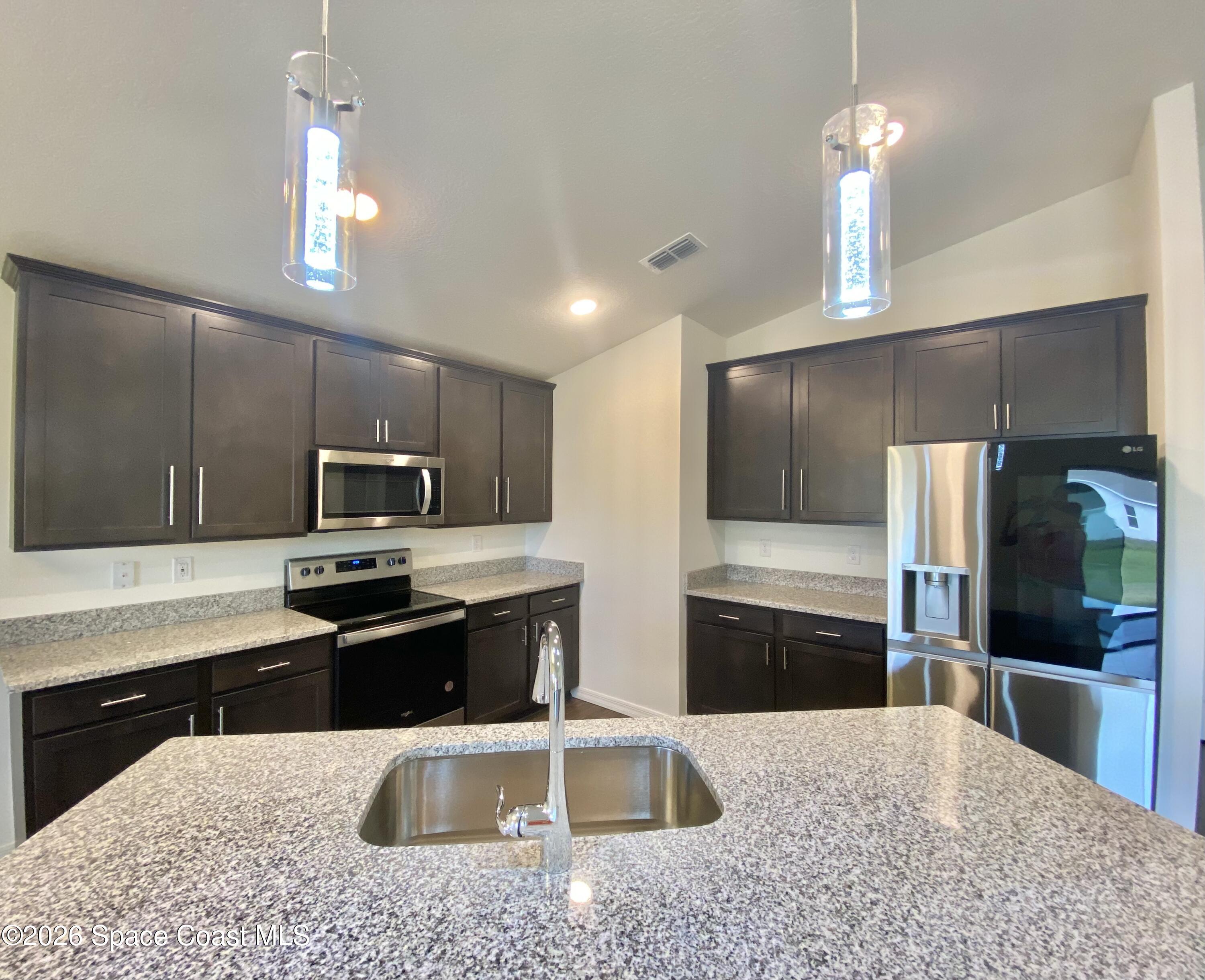 1210 Dania Circle Palm Bay, FL 32905 - Photo 7 of 28 IMG_9635