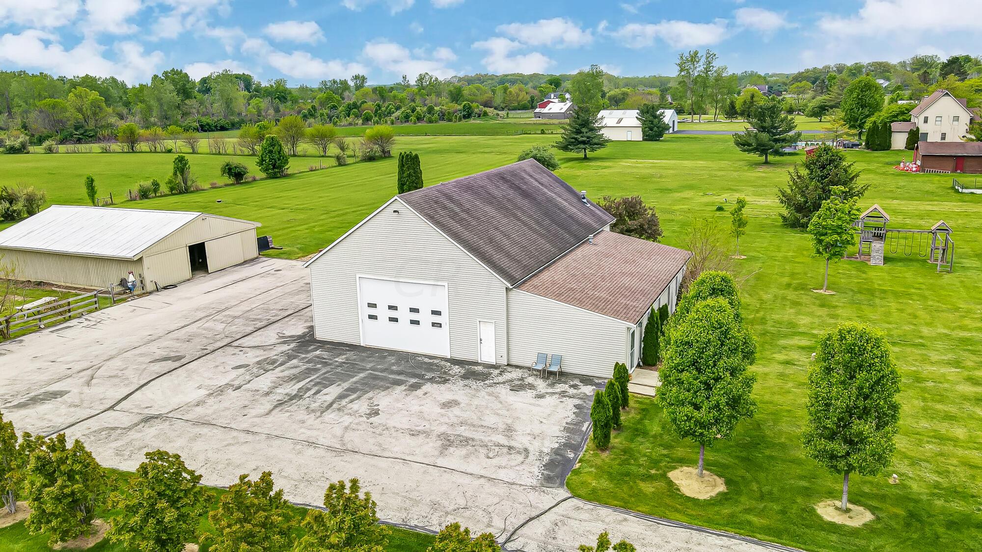 8205 Roberts Road Hilliard, OH 43026 - Photo 5 of 81 54 x 34 pole barn/shop