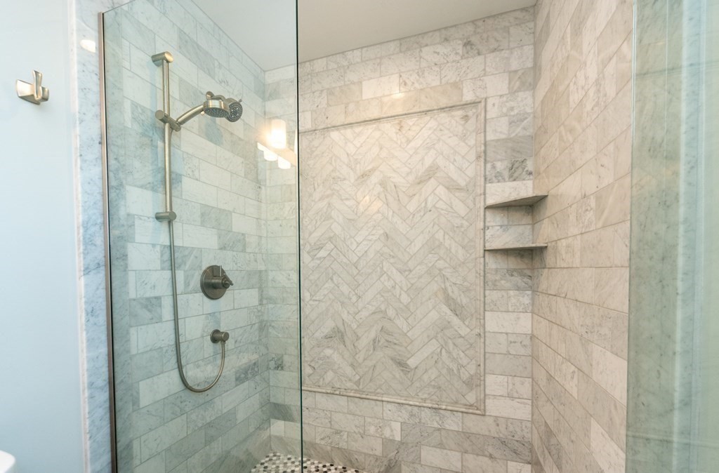 156 Ash Street, Unit 2 Waltham, MA 02453 - Photo 23 of 39 a bathroom with a shower