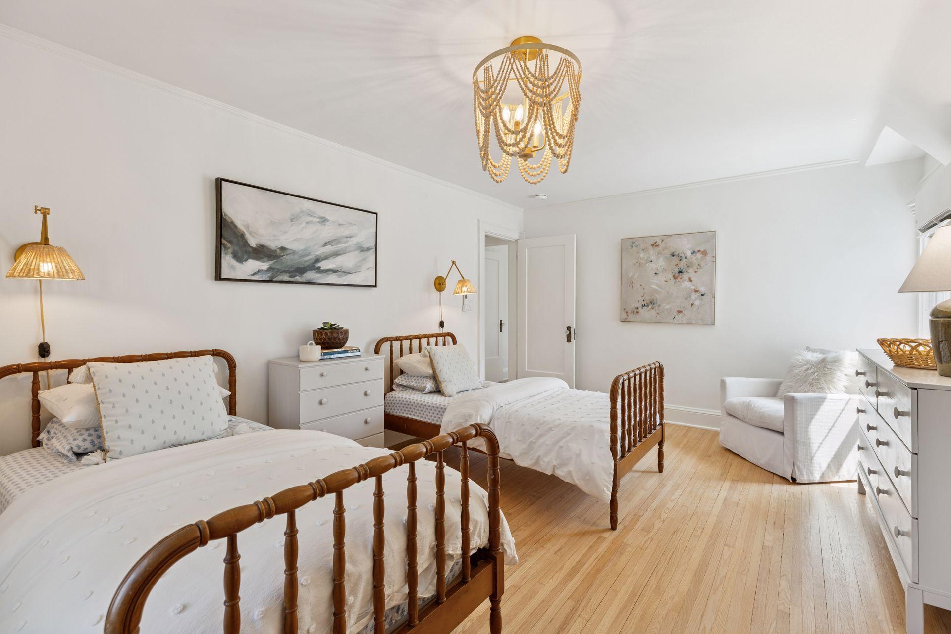 225 Holly Road Hopkins, MN 55343 - Photo 33 of 52