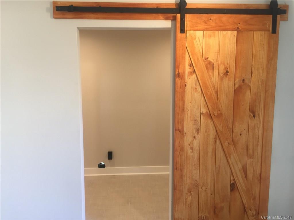 2736 Mayflower Road Charlotte, NC 28208 - Photo 14 of 18 Gallery Image 14