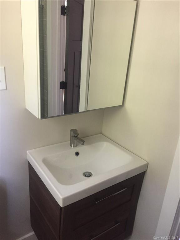 2736 Mayflower Road Charlotte, NC 28208 - Photo 10 of 18 Gallery Image 10