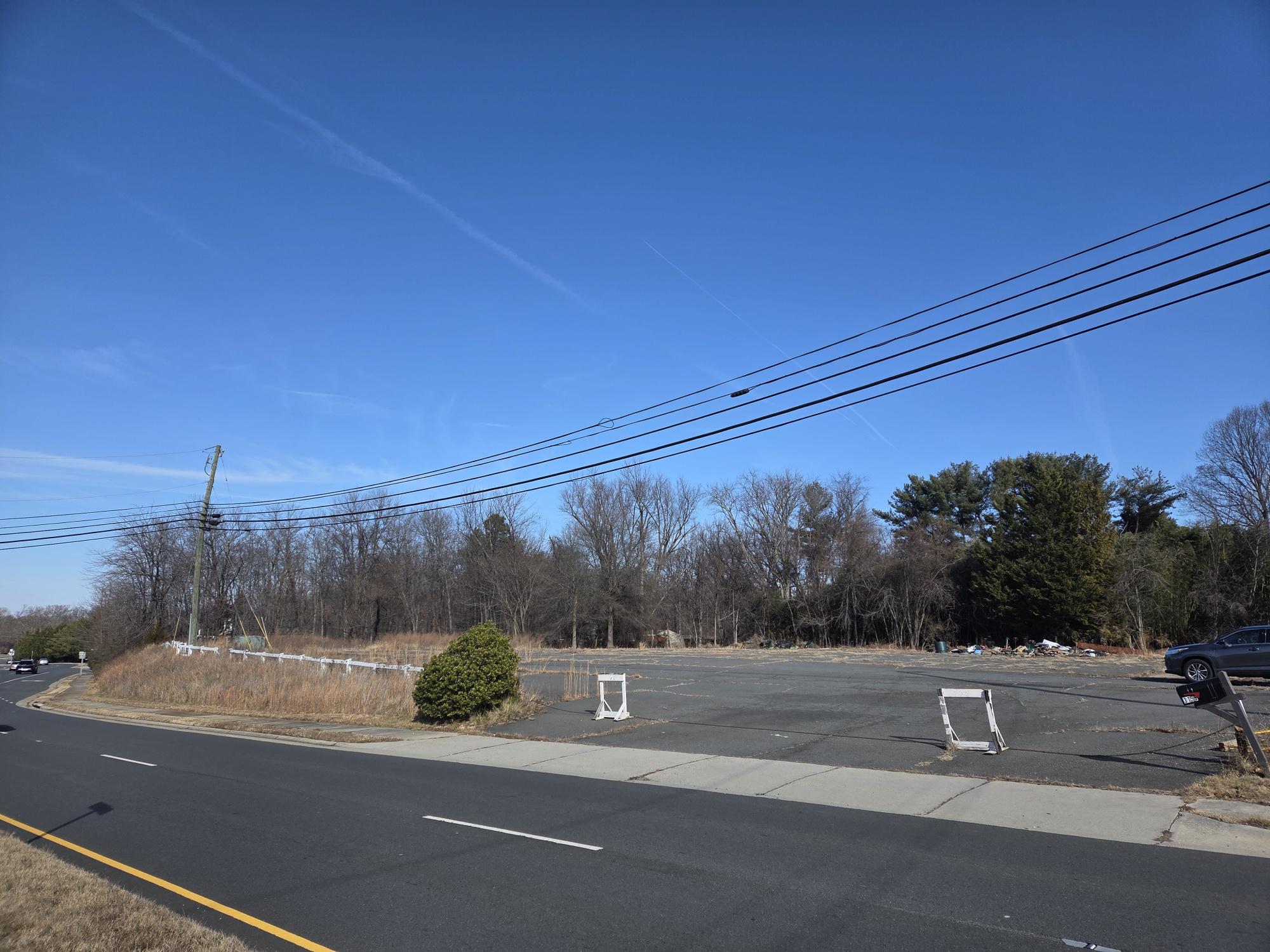 3155 West Ox Road Herndon, VA 20171 - Photo 2 of 2 Vacant lot from view from West Ox Road