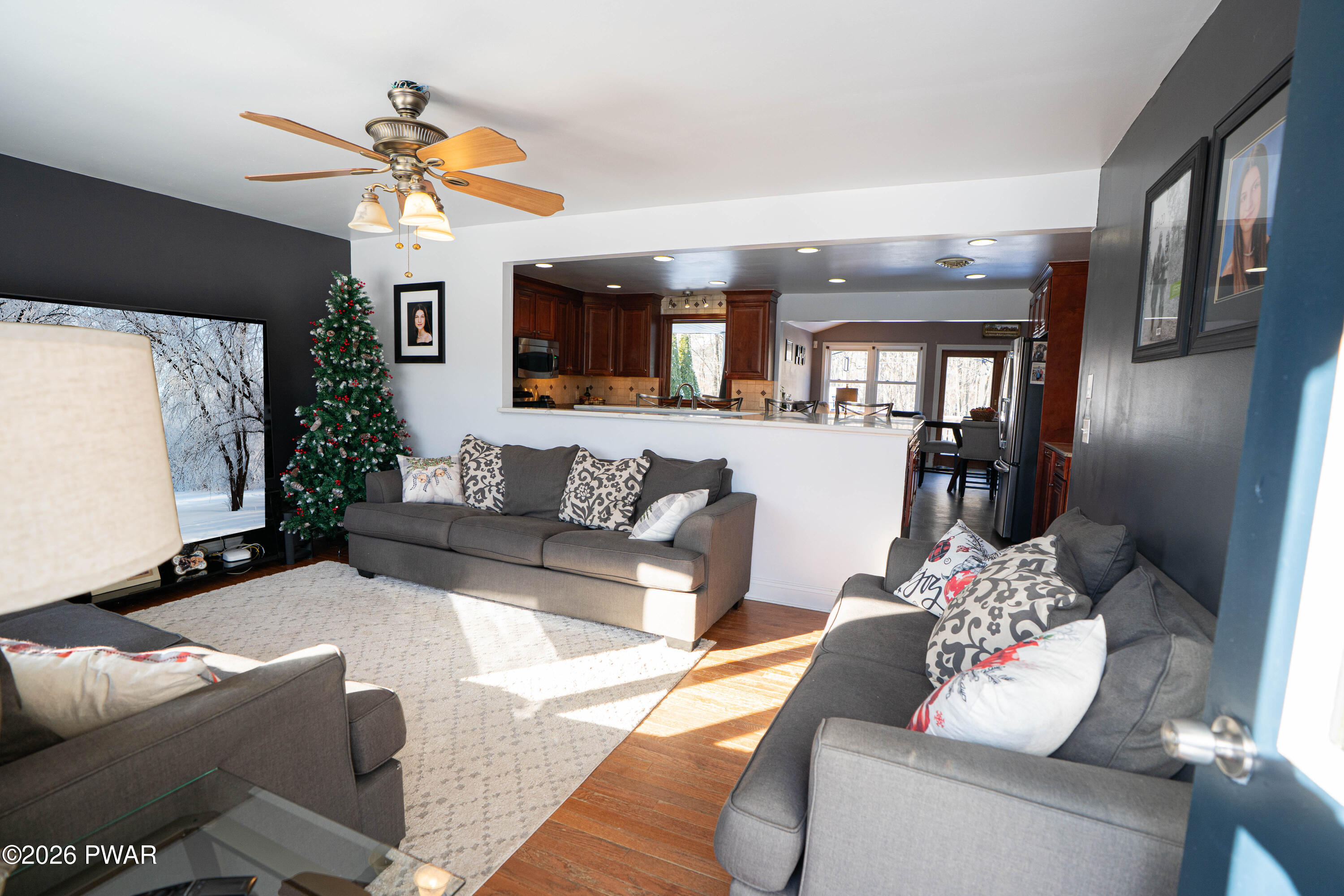 125 Rinaldi Drive Taylor, PA 18517 - Photo 4 of 49