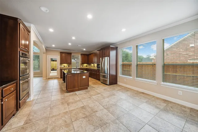 $565,000 | 6014 Shady Birch Hollow, Houston, TX 77345